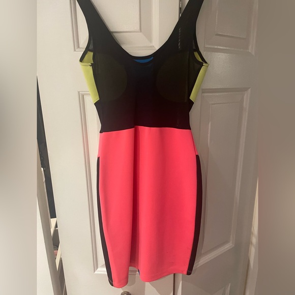 Colorblock Dress - Picture 3 of 3